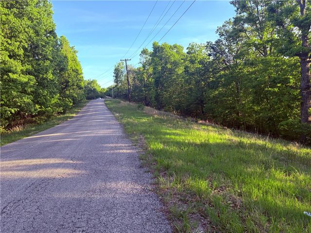 16 & 18 Summit Drive, Eureka Springs, AR 72631