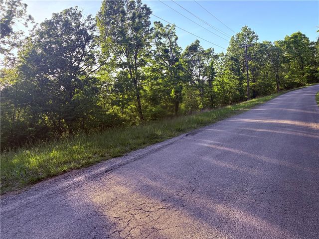 16 & 18 Summit Drive, Eureka Springs, AR 72631