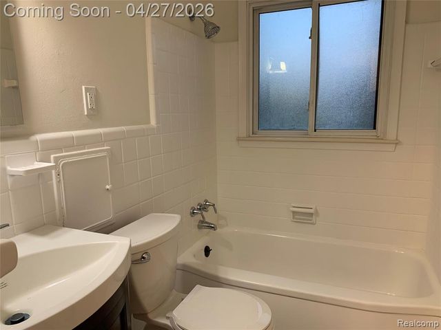 16735 Lincoln Avenue, Eastpointe, MI 48021