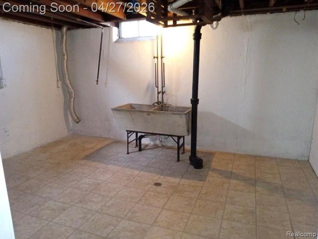 16735 Lincoln Avenue, Eastpointe, MI 48021