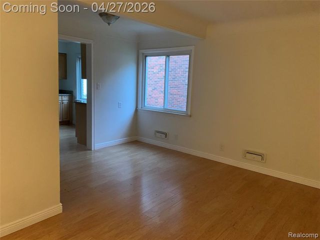 16735 Lincoln Avenue, Eastpointe, MI 48021