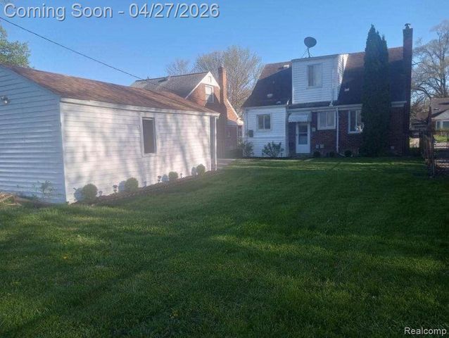 16735 Lincoln Avenue, Eastpointe, MI 48021