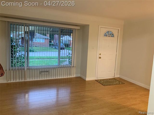 16735 Lincoln Avenue, Eastpointe, MI 48021