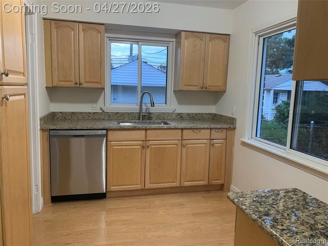 16735 Lincoln Avenue, Eastpointe, MI 48021