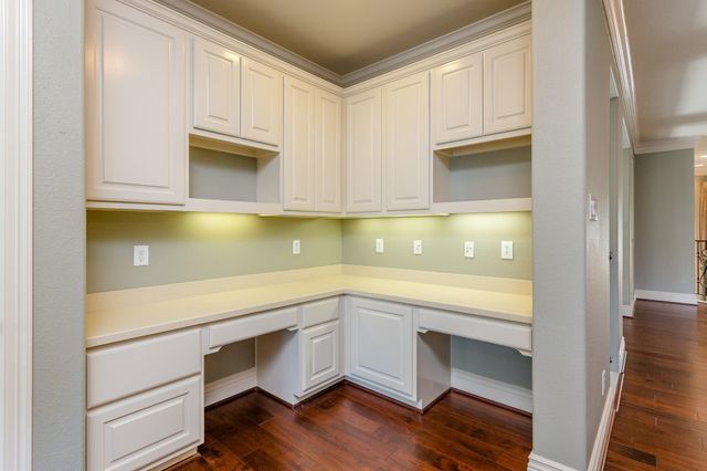 5243 Harvest Bend Court, Sugar Land, TX 77479