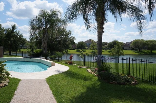 5243 Harvest Bend Court, Sugar Land, TX 77479