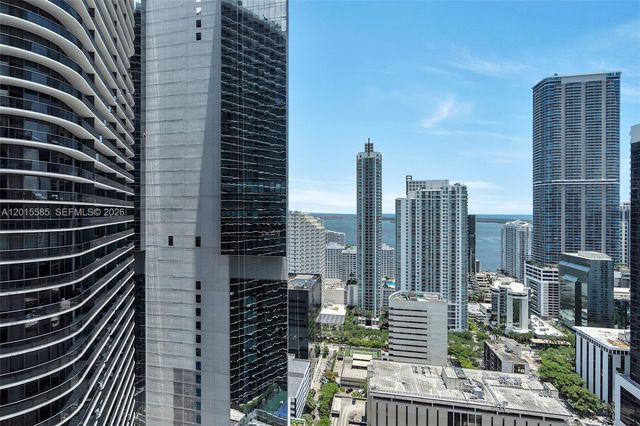 45 SW 9th St 3502, Miami, FL 33130