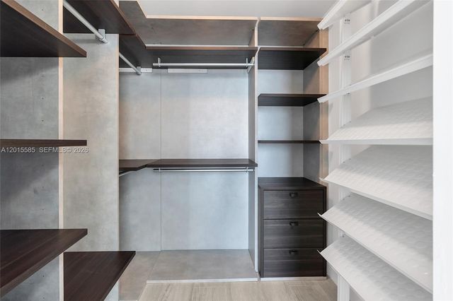 45 SW 9th St 3502, Miami, FL 33130