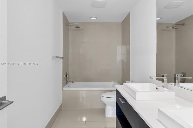 45 SW 9th St 3502, Miami, FL 33130