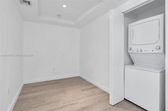 45 SW 9th St 3502, Miami, FL 33130