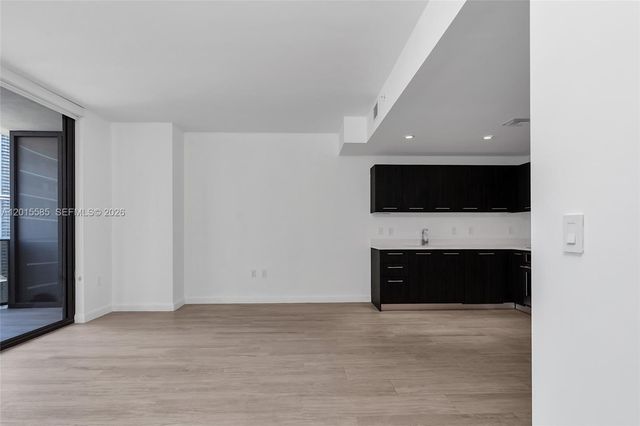 45 SW 9th St 3502, Miami, FL 33130