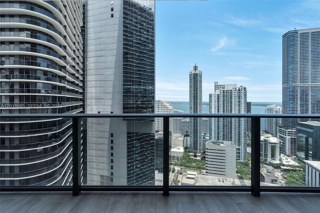 45 SW 9th St 3502, Miami, FL 33130