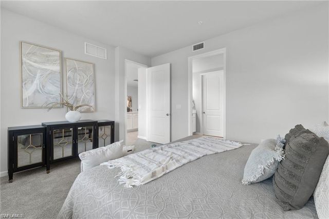4676 Arboretum CIR 102, Naples, FL 34114