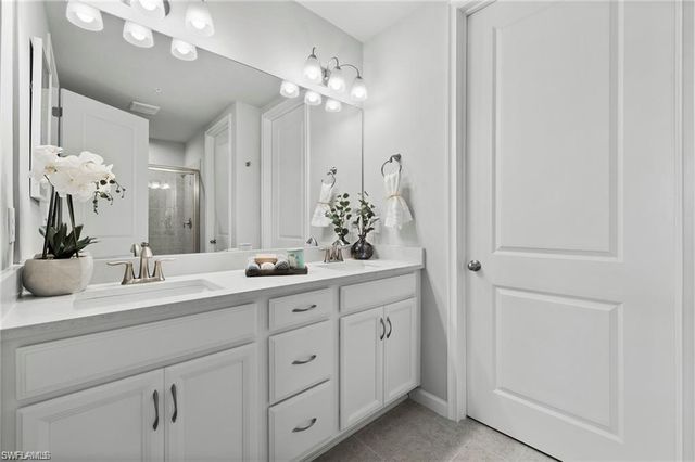 4676 Arboretum CIR 102, Naples, FL 34114