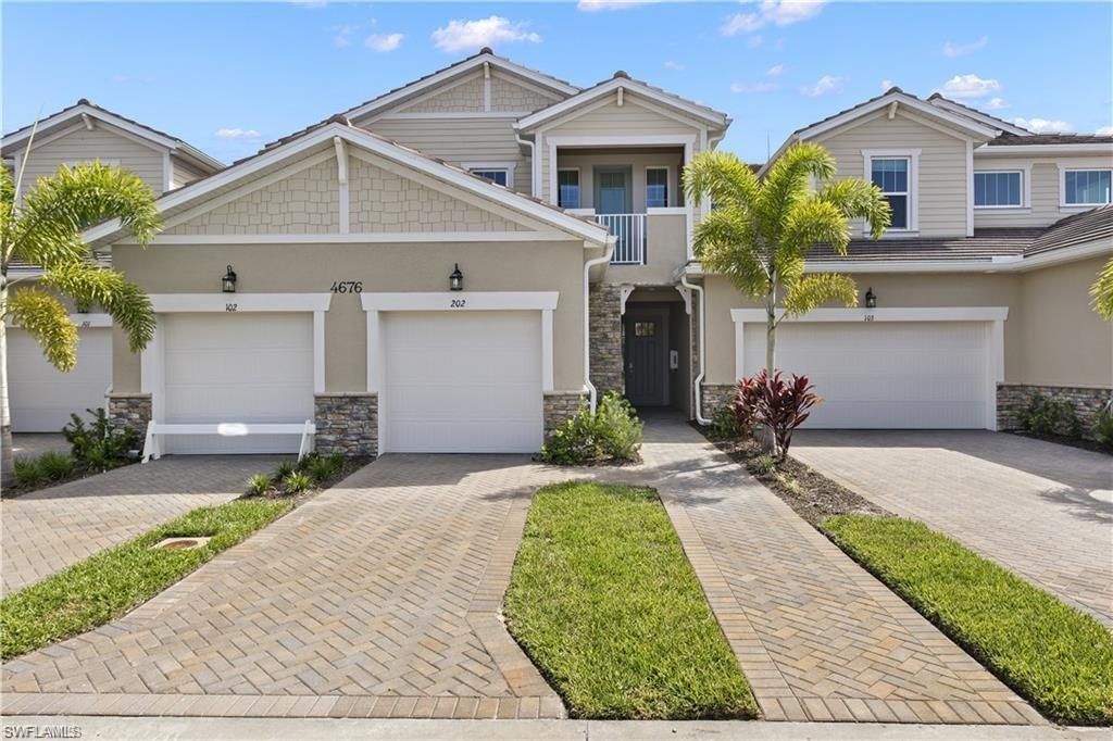 4676 Arboretum CIR 102, Naples, FL 34114