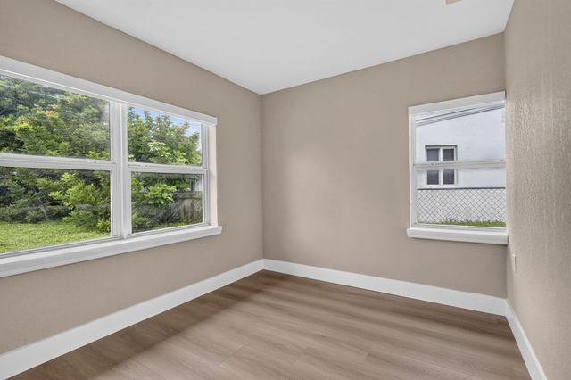19320 NW 6TH Court, Miami Gardens, FL 33169