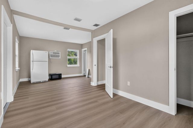 19320 NW 6TH Court, Miami Gardens, FL 33169