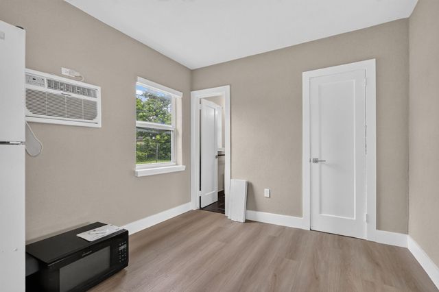 19320 NW 6TH Court, Miami Gardens, FL 33169