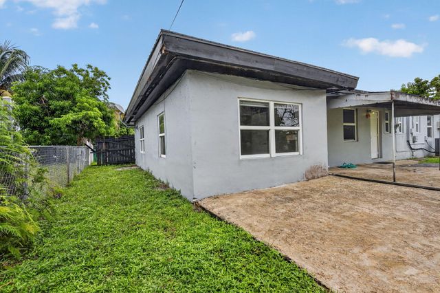 19320 NW 6TH Court, Miami Gardens, FL 33169