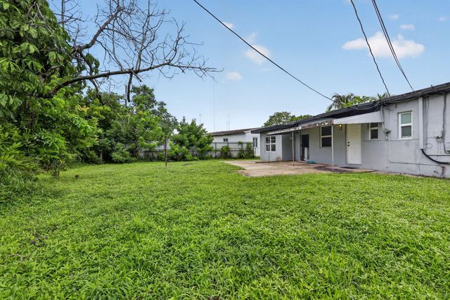 19320 NW 6TH Court, Miami Gardens, FL 33169