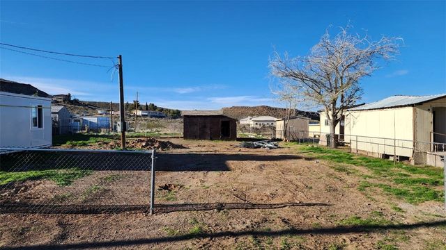 421 E Beverly Avenue, Kingman, AZ 86409