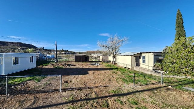 421 E Beverly Avenue, Kingman, AZ 86409