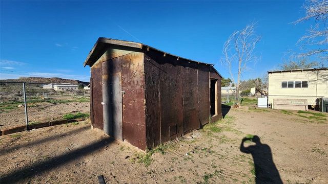 421 E Beverly Avenue, Kingman, AZ 86409