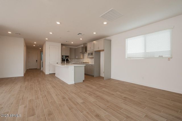 40218 N Alegre Drive, San Tan Valley, AZ 85140