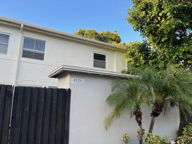 4220 LA DEGA COURT, Tampa, FL 33611