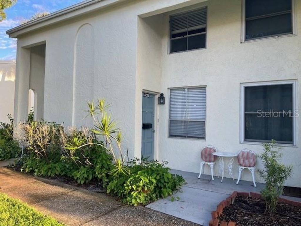 4220 LA DEGA COURT, Tampa, FL 33611