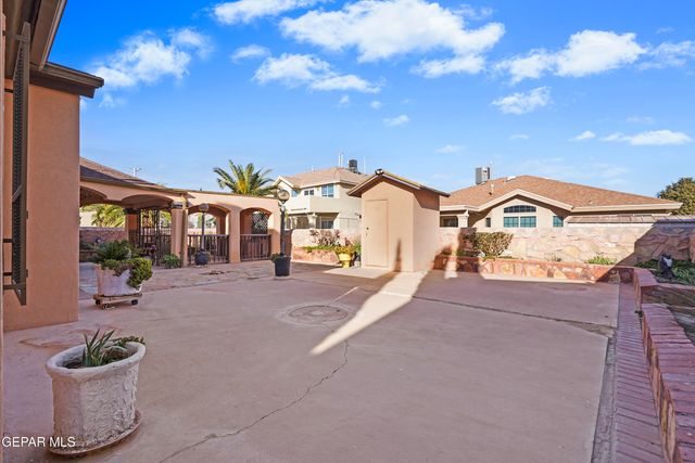 444 ghost flower Street, Horizon City, TX 79928