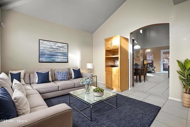 444 ghost flower Street, Horizon City, TX 79928