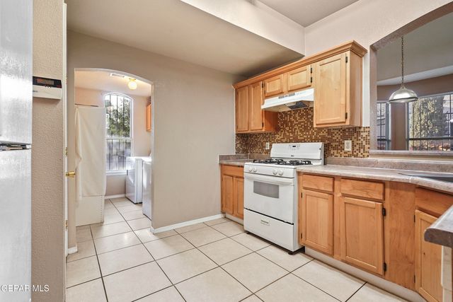 444 ghost flower Street, Horizon City, TX 79928