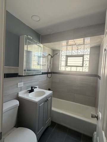 1220 E 79th Street 1E, Chicago, IL 60619
