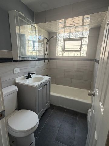 1220 E 79th Street 1E, Chicago, IL 60619