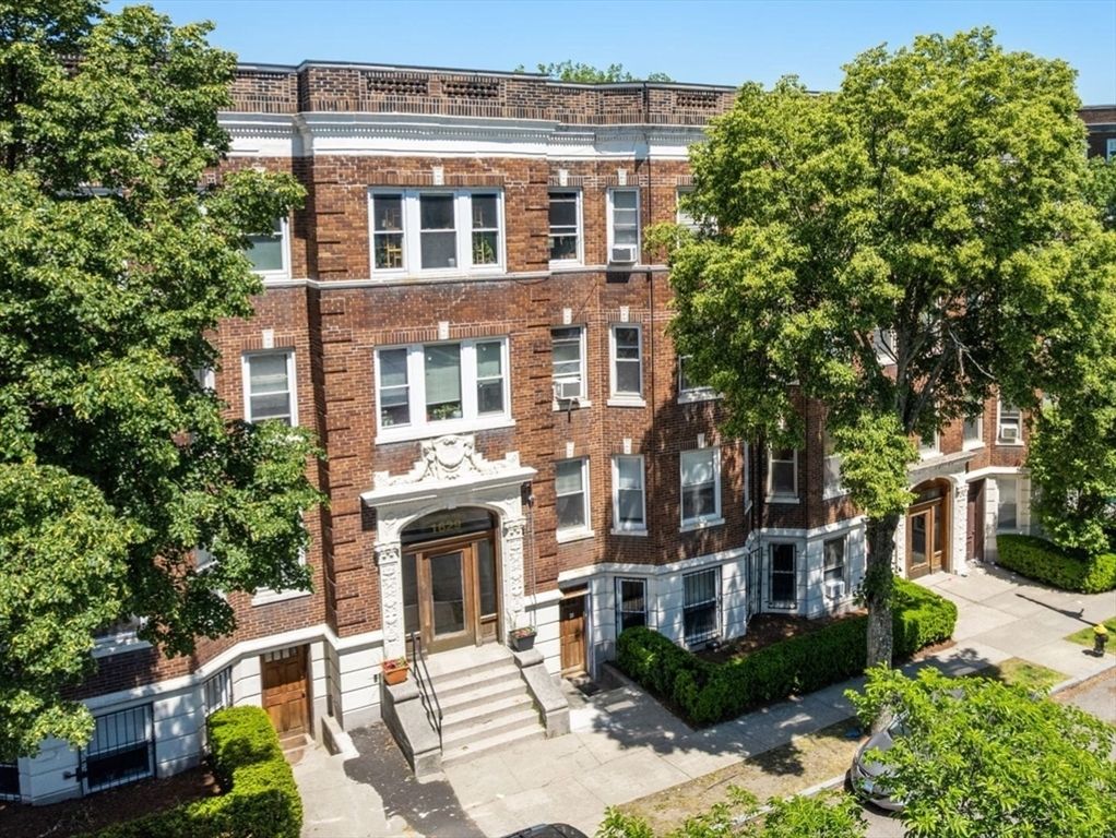 1629 Commonwealth Avenue 20, Boston, MA 02135