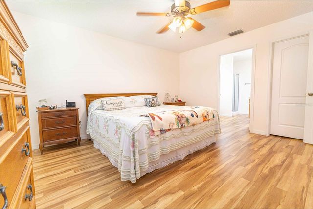 2706 MORVEN PARK WAY, The Villages, FL 32162
