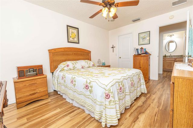 2706 MORVEN PARK WAY, The Villages, FL 32162