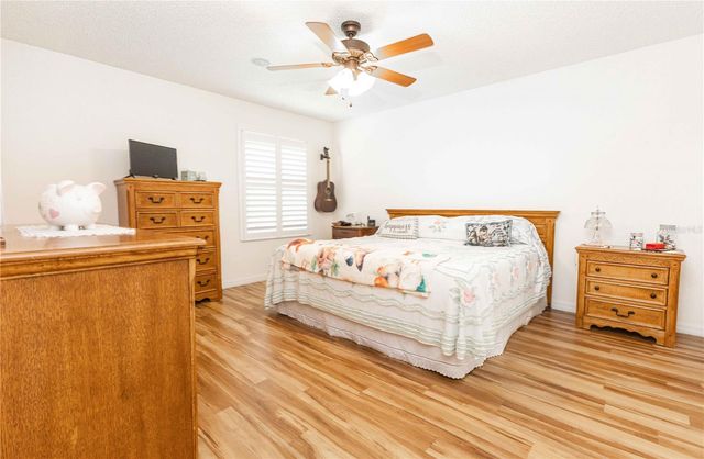 2706 MORVEN PARK WAY, The Villages, FL 32162