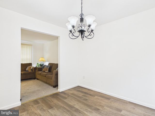 200 CANARY CIR, York, PA 17404