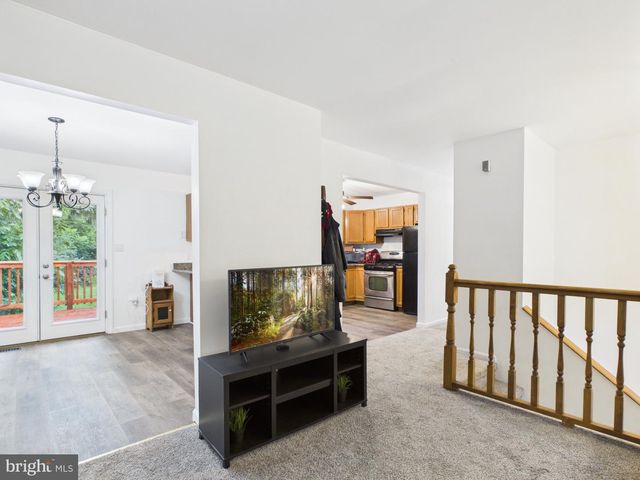 200 CANARY CIR, York, PA 17404
