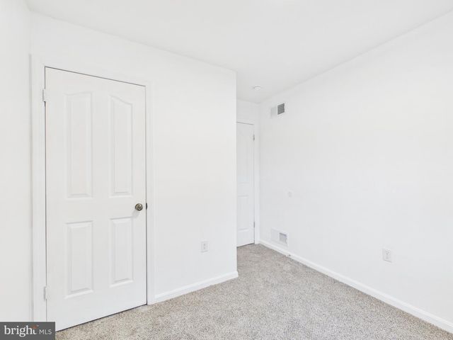 200 CANARY CIR, York, PA 17404