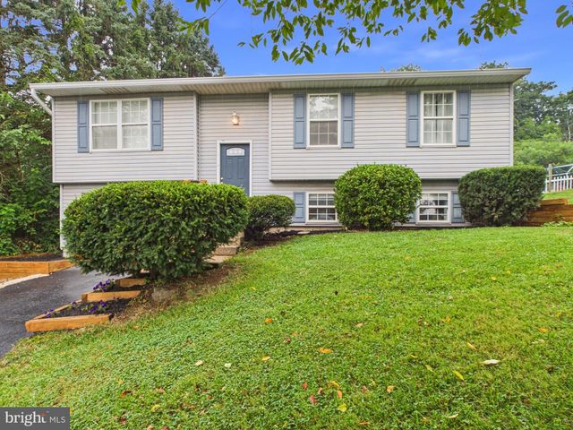 200 CANARY CIR, York, PA 17404