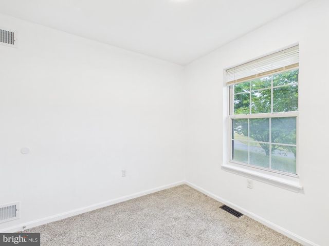 200 CANARY CIR, York, PA 17404