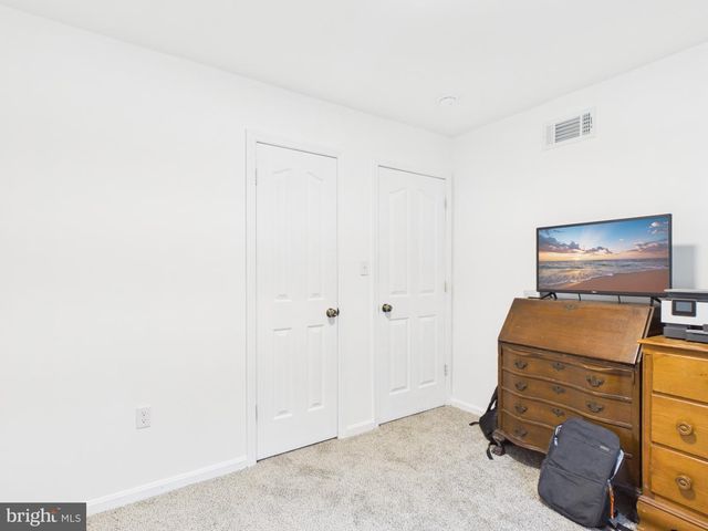 200 CANARY CIR, York, PA 17404