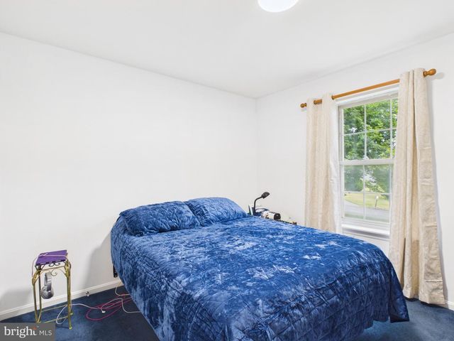 200 CANARY CIR, York, PA 17404