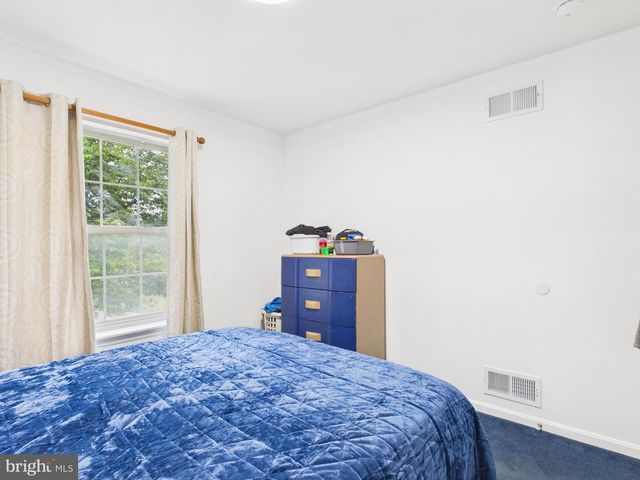 200 CANARY CIR, York, PA 17404