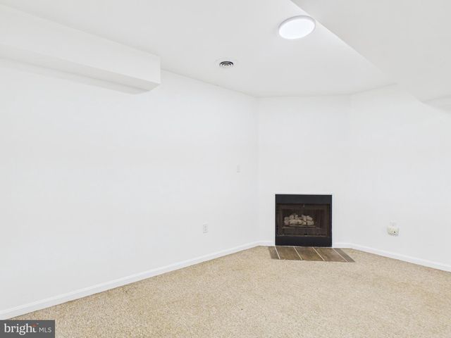 200 CANARY CIR, York, PA 17404