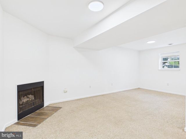 200 CANARY CIR, York, PA 17404