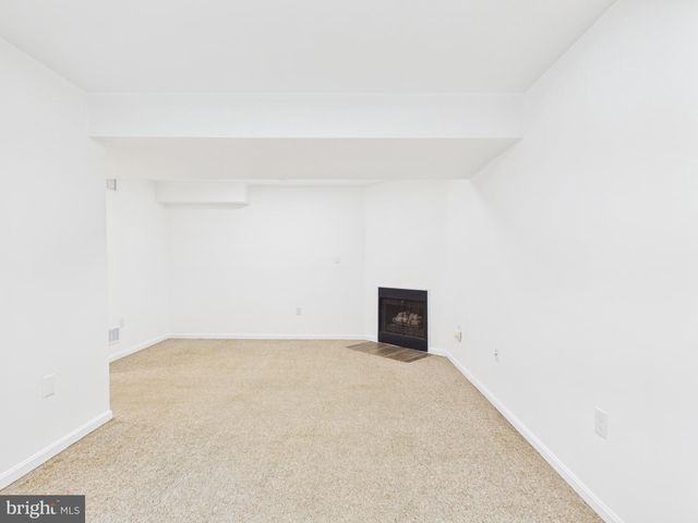 200 CANARY CIR, York, PA 17404